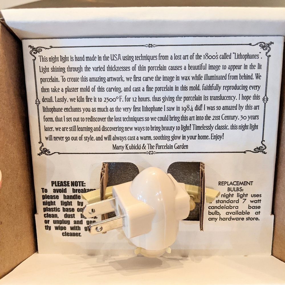 Porcelain Nightlight - Santa's Flight - Picture 6 of 6